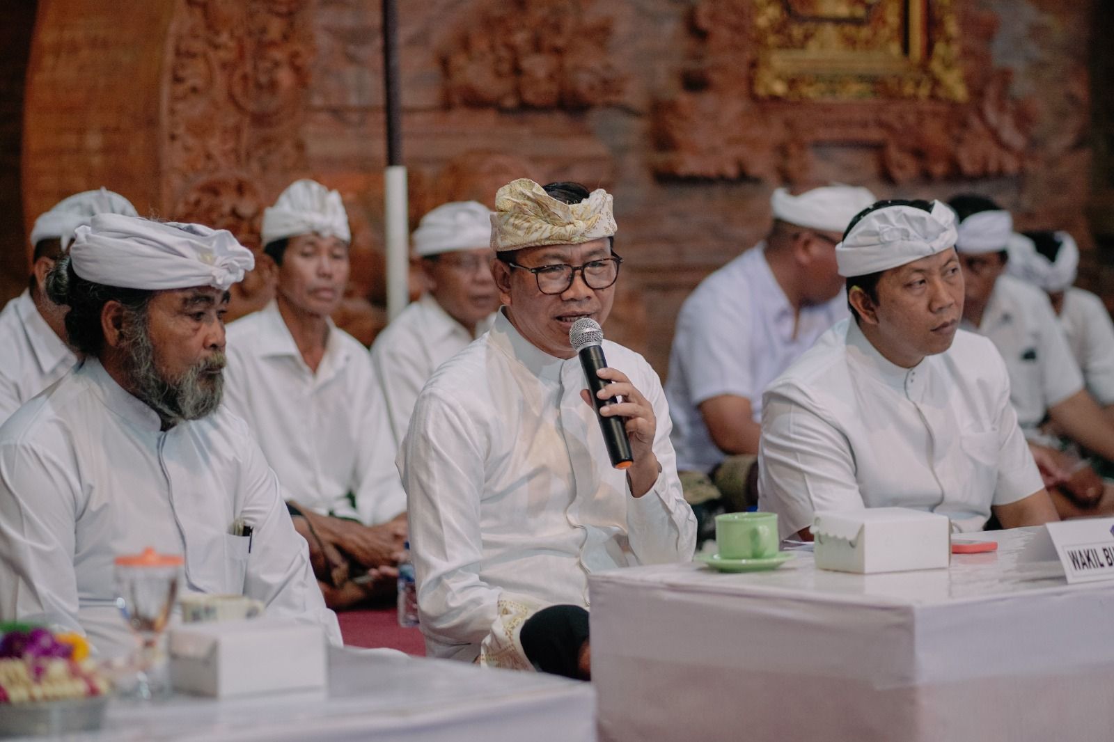 podiumnews.com-Wabup Suiasa Hadiri Karya Ngenteg Linggih Pura Agung